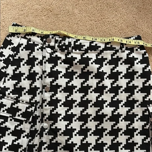 Adidas x Ivy Park Houndstooth Cargo Mini Skirt - Picture 9 of 10